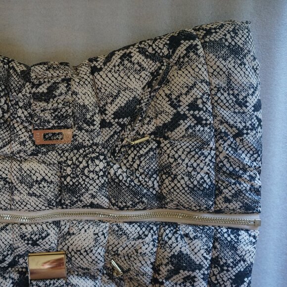 Guess Womens XS Lexie Snake Puffer Jacket Style# W94L34RBOXO MSRP: $158.00 - Picture 14 of 16